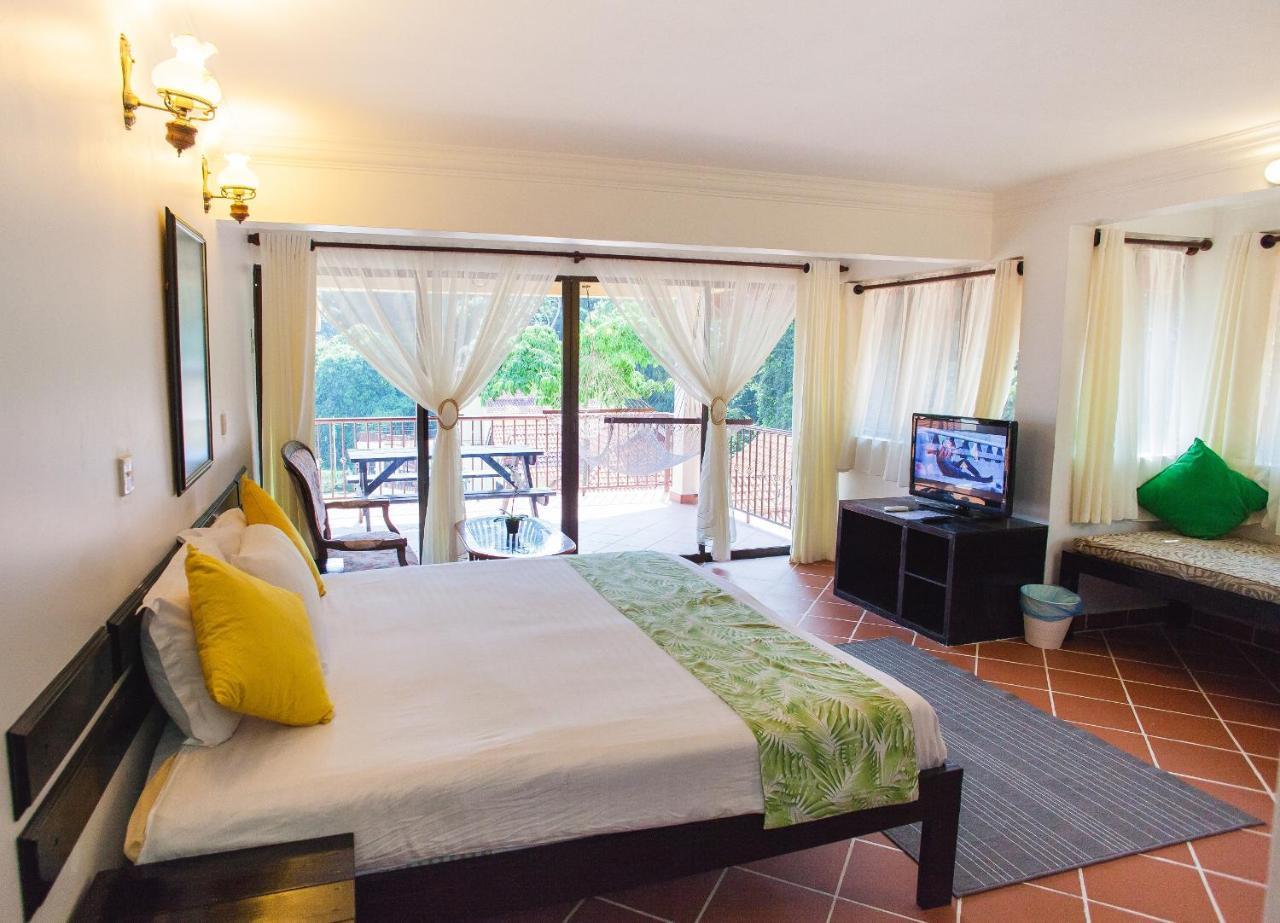 Anjungan Beach Resort Kampung Teluk Nipah Eksteriør billede