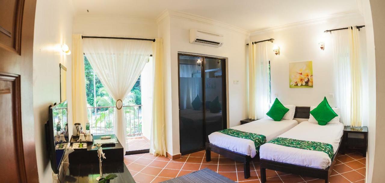 Anjungan Beach Resort Kampung Teluk Nipah Eksteriør billede