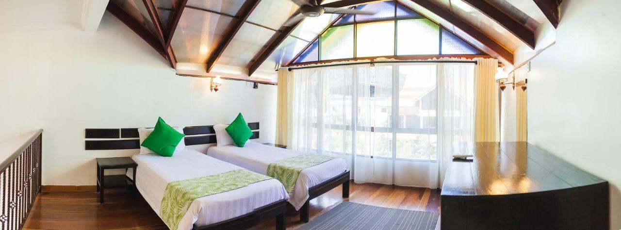 Anjungan Beach Resort Kampung Teluk Nipah Eksteriør billede