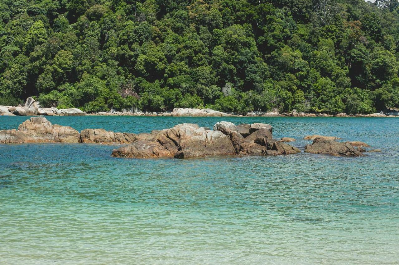 Anjungan Beach Resort Kampung Teluk Nipah Eksteriør billede