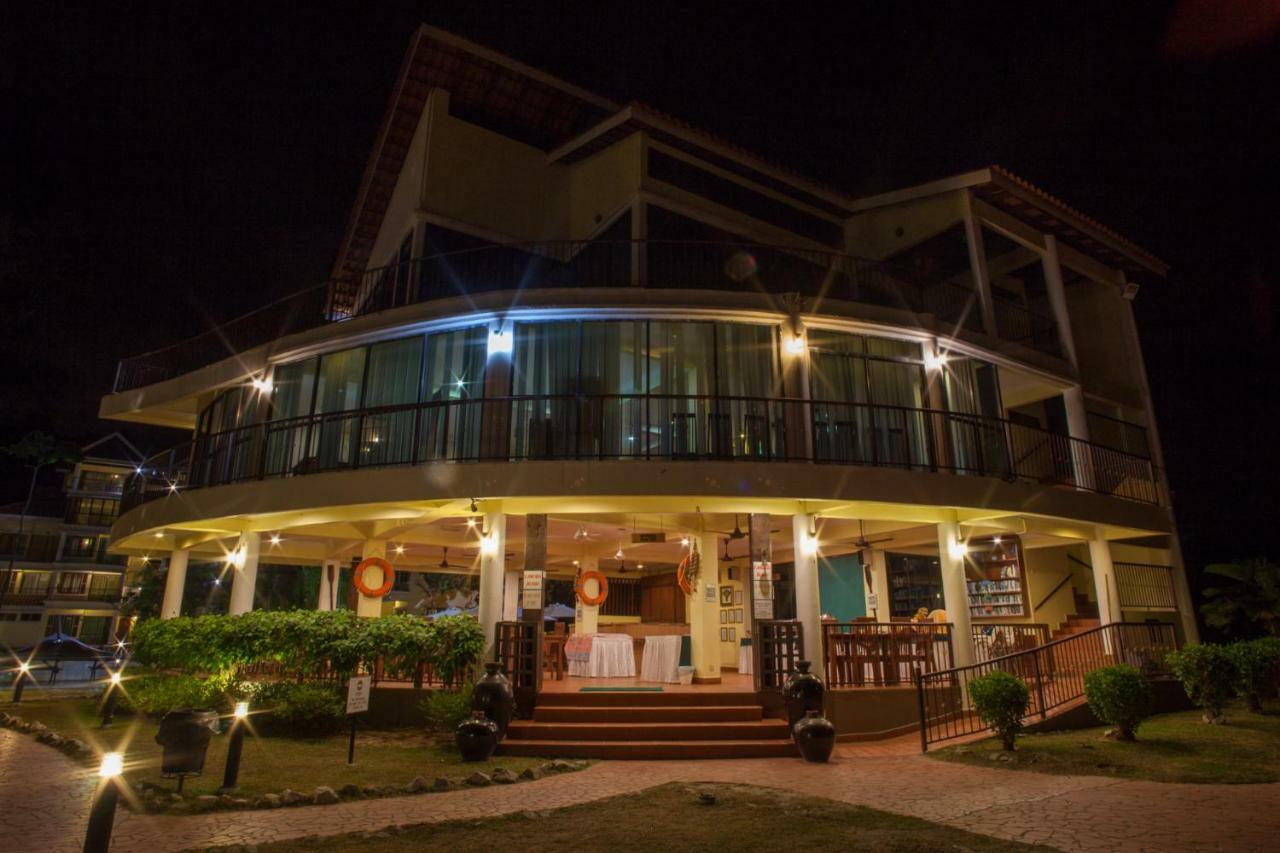 Anjungan Beach Resort Kampung Teluk Nipah Eksteriør billede