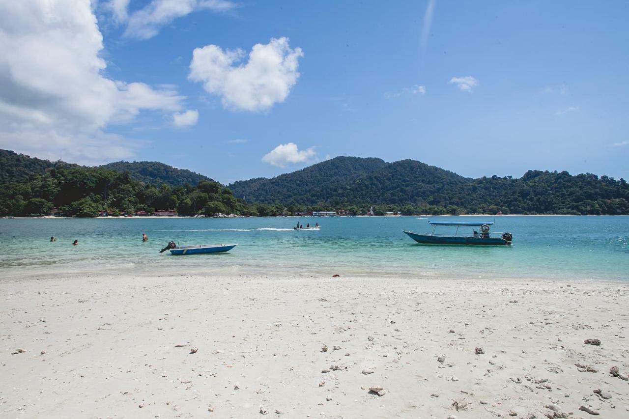 Anjungan Beach Resort Kampung Teluk Nipah Eksteriør billede