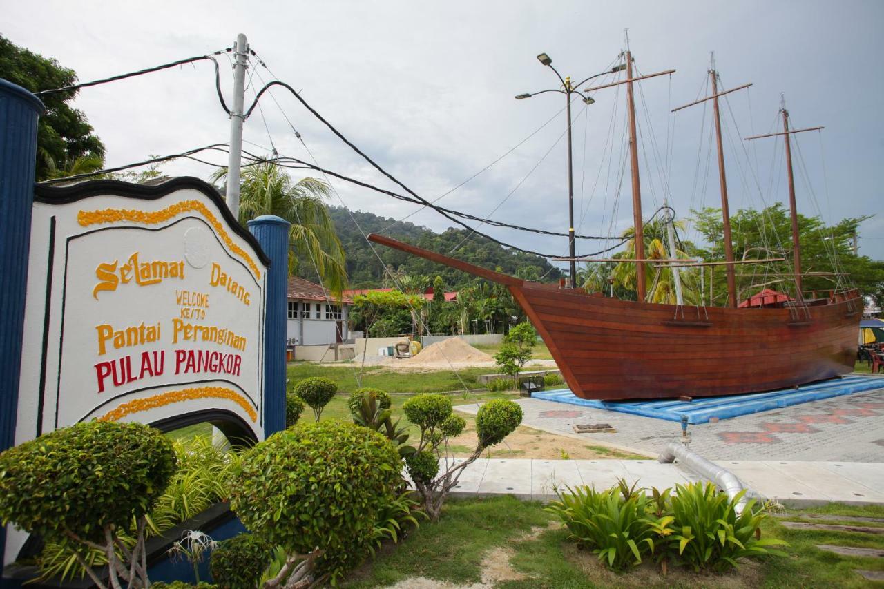 Anjungan Beach Resort Kampung Teluk Nipah Eksteriør billede